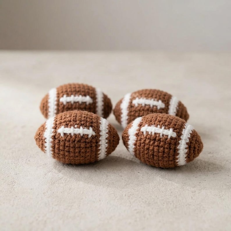 Gehäkelte Sportbälle Set – Fußball, Basketball, Football – Amigurumi Dekoration, 3,5 Zoll