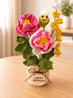 Gehäkelter Blumenstrauß im Topf – Handgefertigte Dauerblumen – Schreibtischdekoration, 24-32 cm