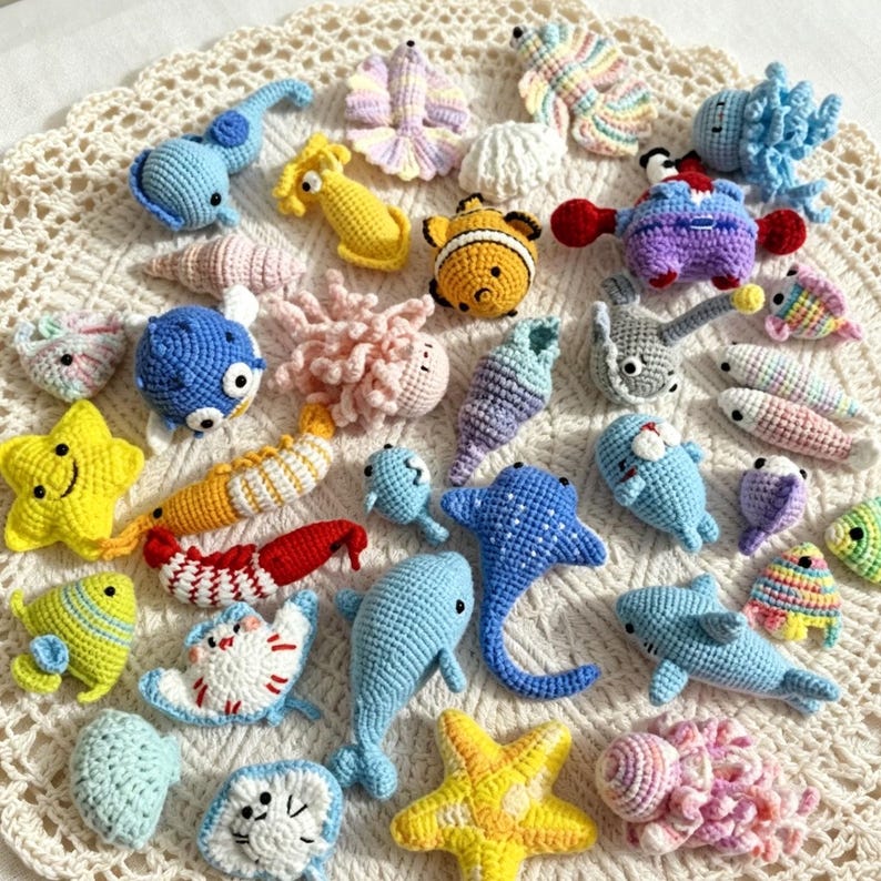 Gehäkelte Meerestiere Schlüsselanhänger, Amigurumi Oktopus Seepferdchen Muschel Taschenanhänger, Handgemacht, Set