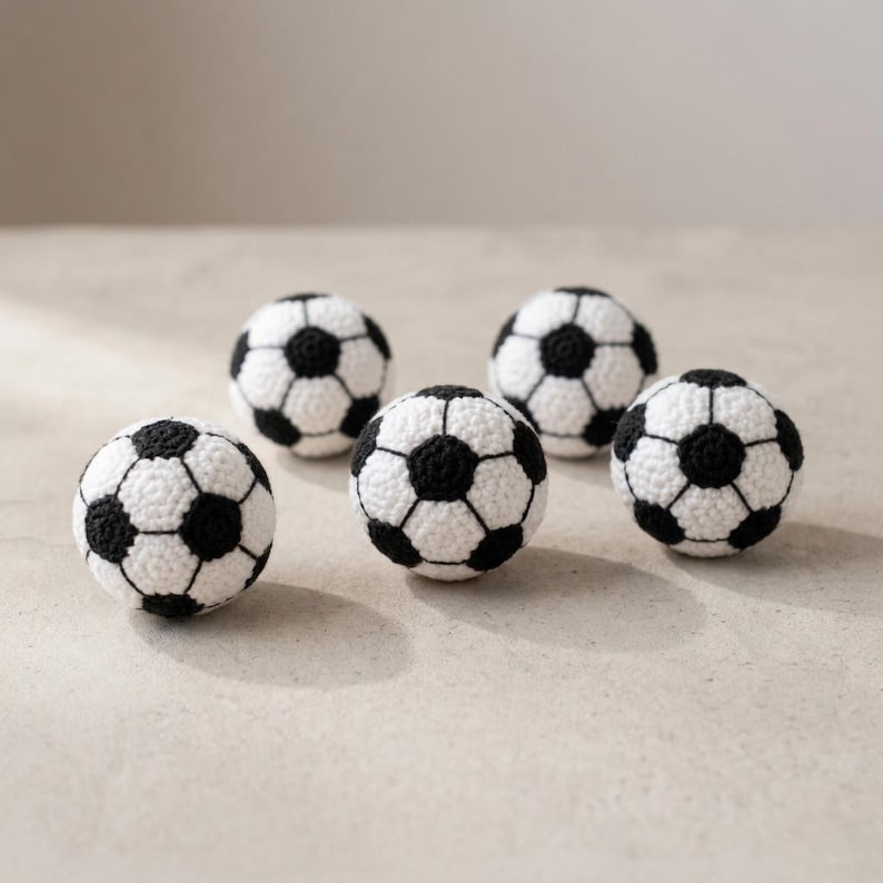 Gehäkelte Sportbälle Set – Fußball, Basketball, Football – Amigurumi Dekoration, 3,5 Zoll