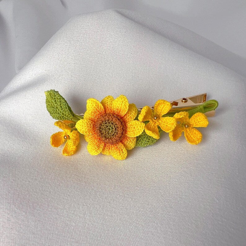 Mikrogehäkelte Sonnenblume Haarspangen, handgefertigt, 6,5 cm