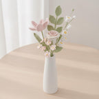 Handgefertigter Häkelblumenstrauß, Pfingstrose Rose Lilien Arrangement, Garn Wohnkultur