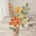 Handgefertigter Häkelblumenstrauß, Pfingstrose Rose Lilien Arrangement, Garn Wohnkultur