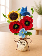 Gehäkelter Blumenstrauß im Topf – Handgefertigte Dauerblumen – Schreibtischdekoration, 24-32 cm
