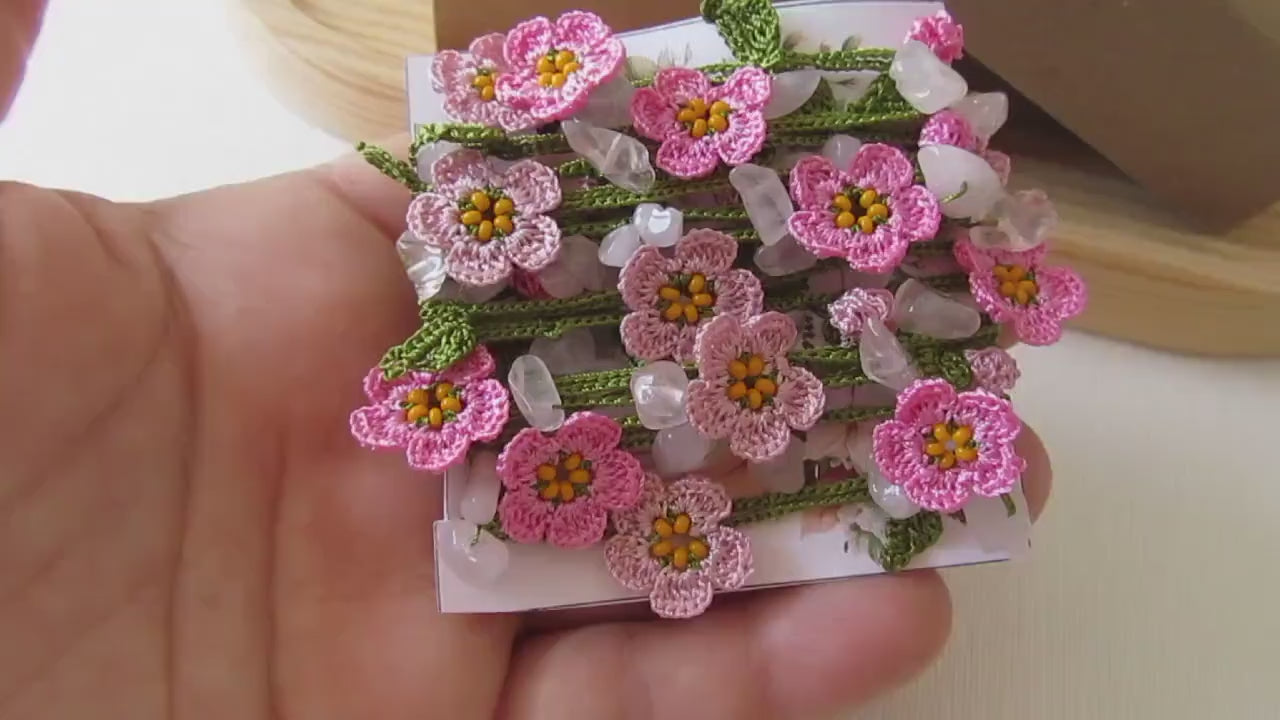 Rosa Mikro Häkelblume Türkisch Oya Halskette: Quarz Perlen Lariat, lange Verpackung Blumen Schmuck